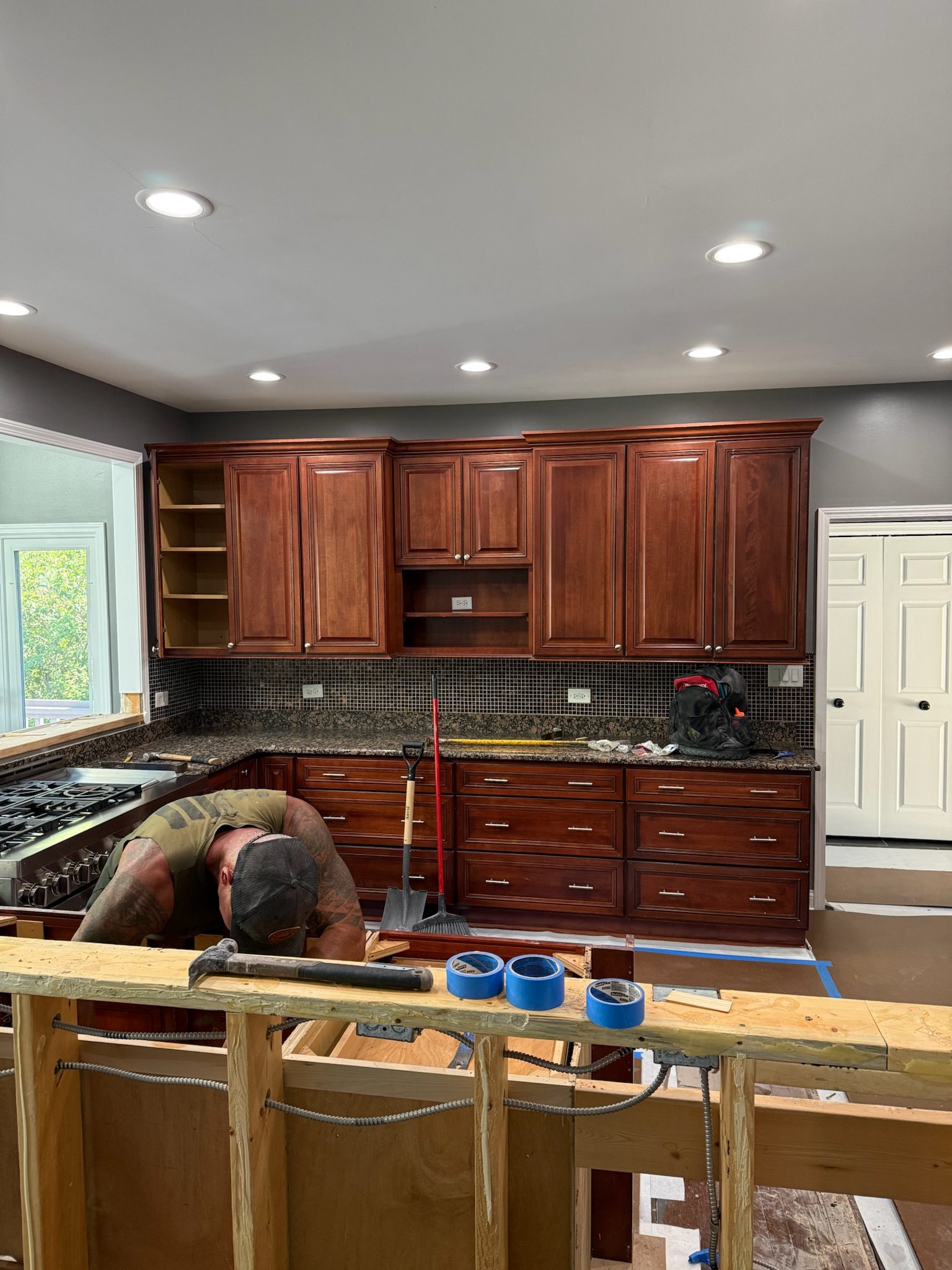 Naperville kitchen before its remodel by pbd